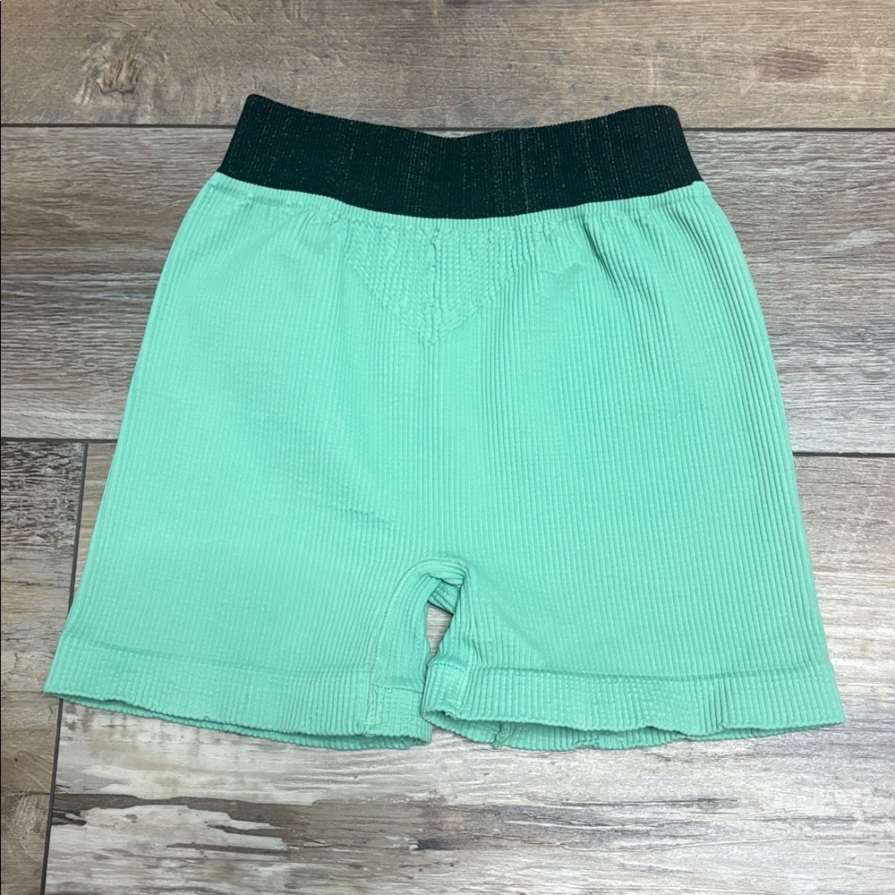 NWOT FP Movement Happiness Runs Prajna Shorts M/L Green - Picture 3 of 5